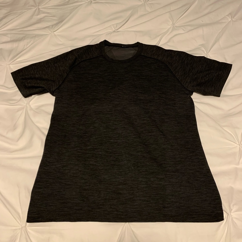 Lululemon Metal Vent shirt